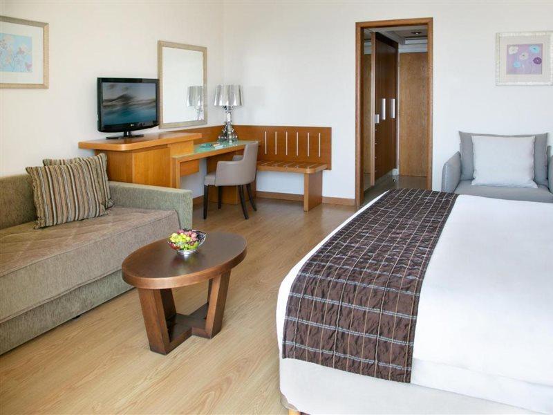 Atlantica Miramare Beach ليماسول المظهر الخارجي الصورة
