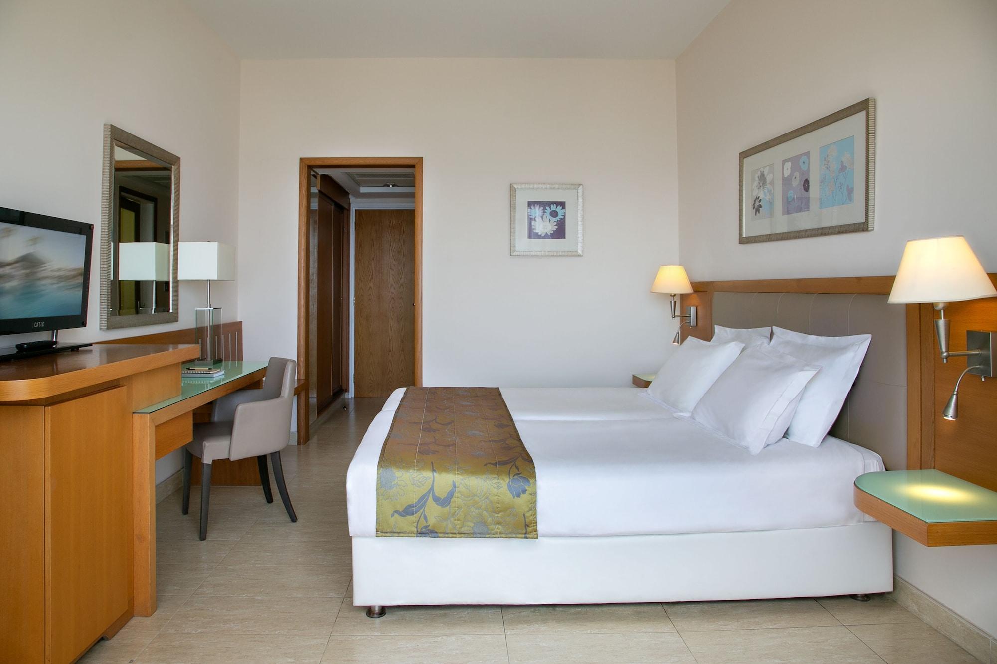 Atlantica Miramare Beach ليماسول المظهر الخارجي الصورة