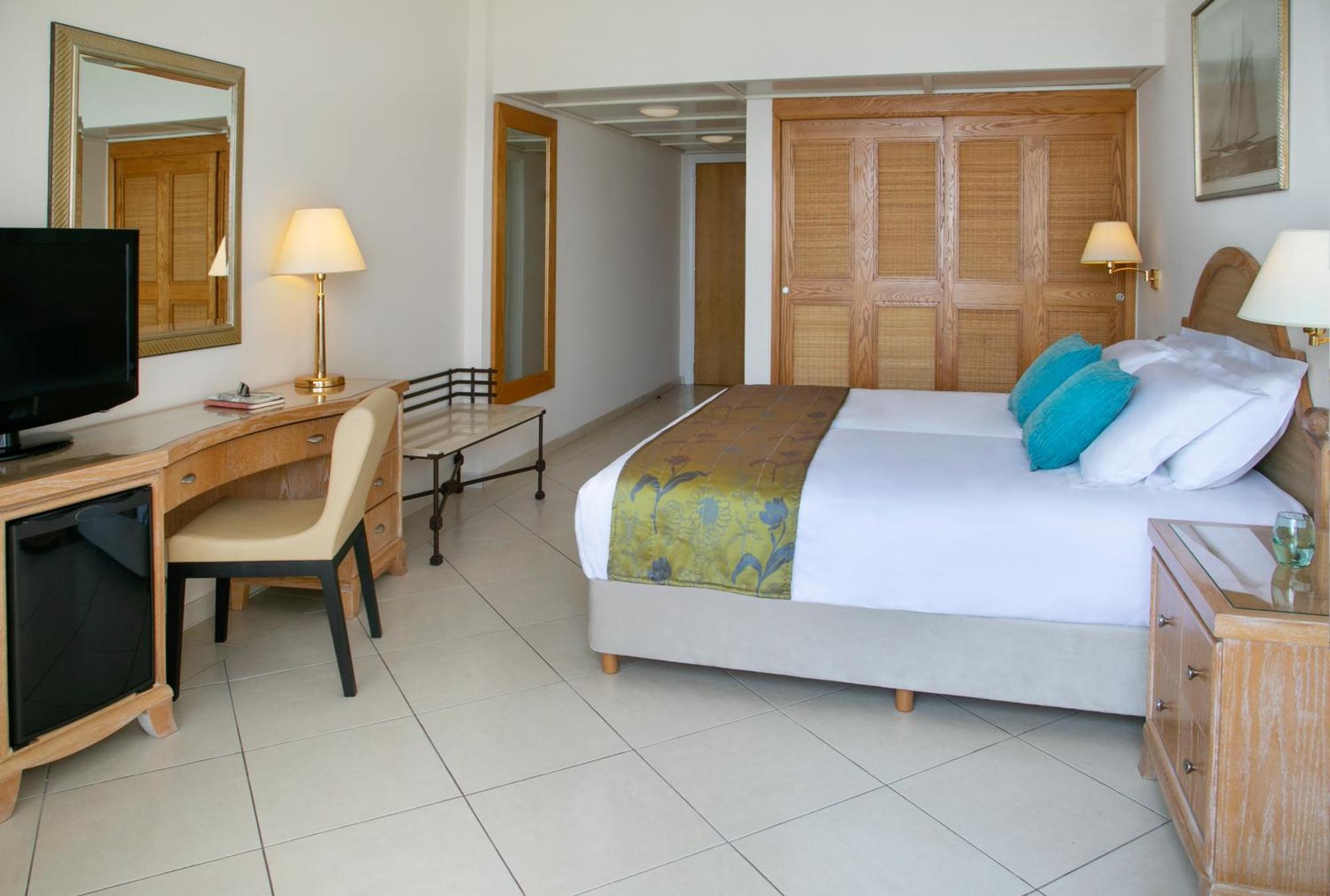 Atlantica Miramare Beach ليماسول المظهر الخارجي الصورة